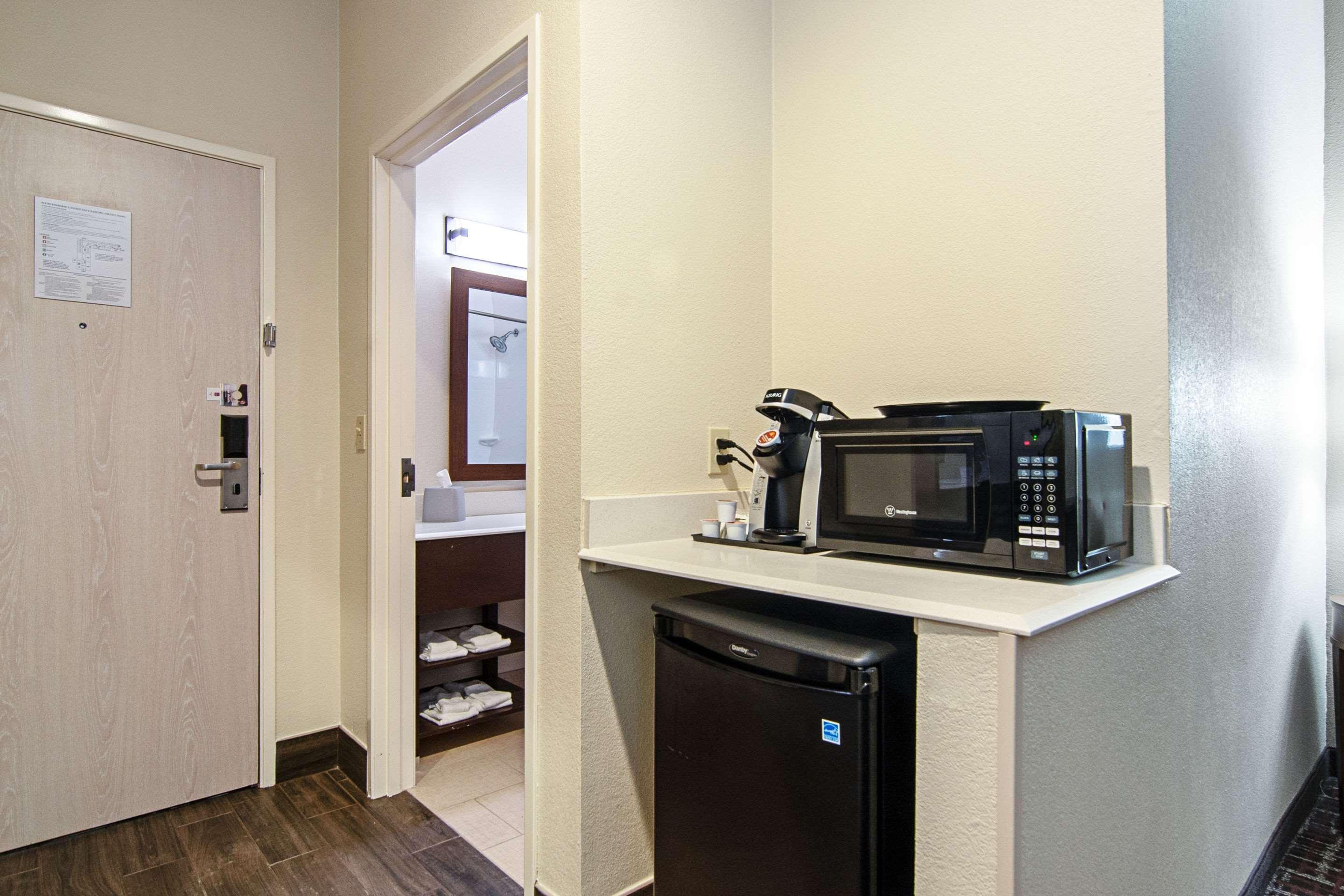 Comfort Suites Nw Dallas Near Love Field Extérieur photo