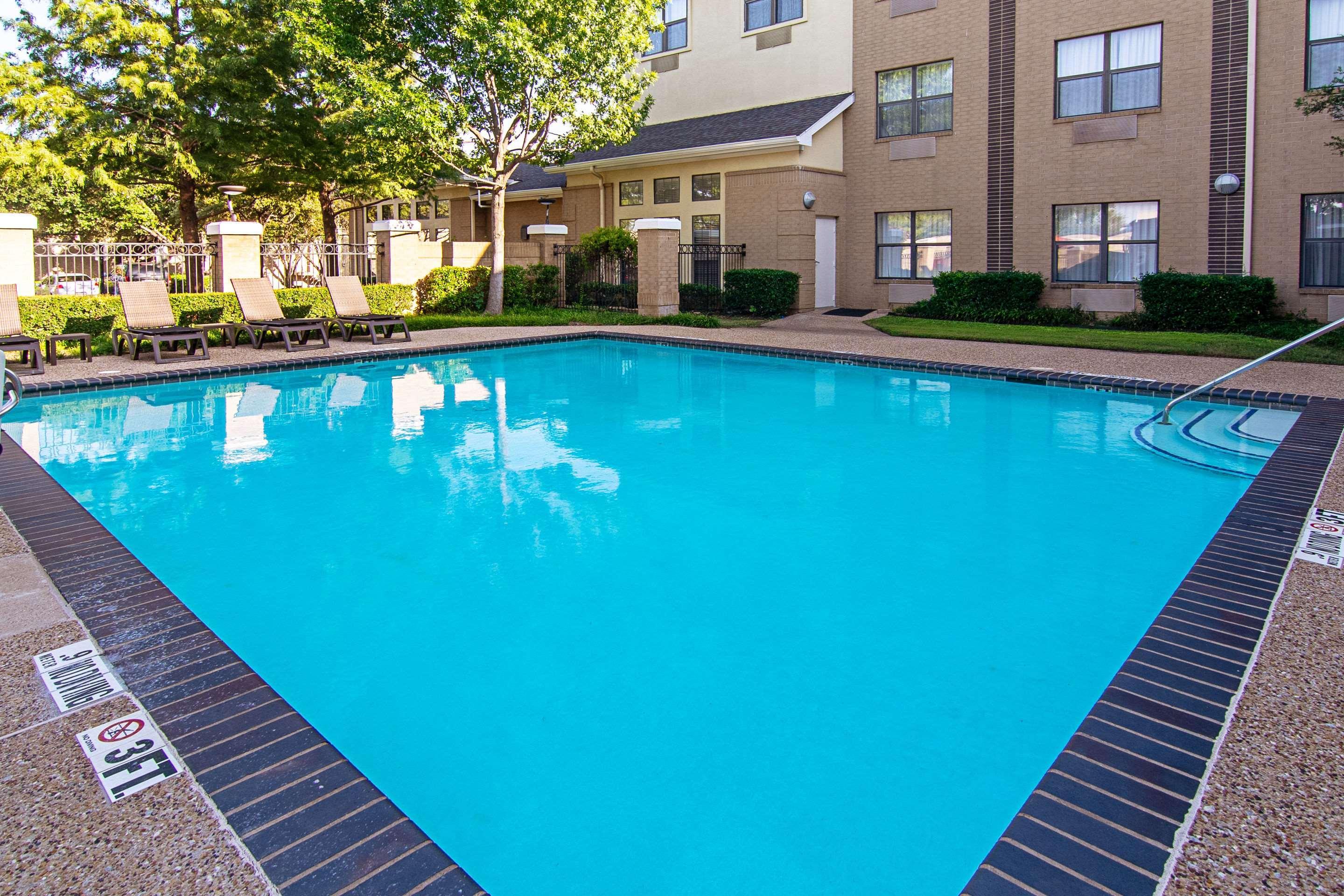Comfort Suites Nw Dallas Near Love Field Extérieur photo